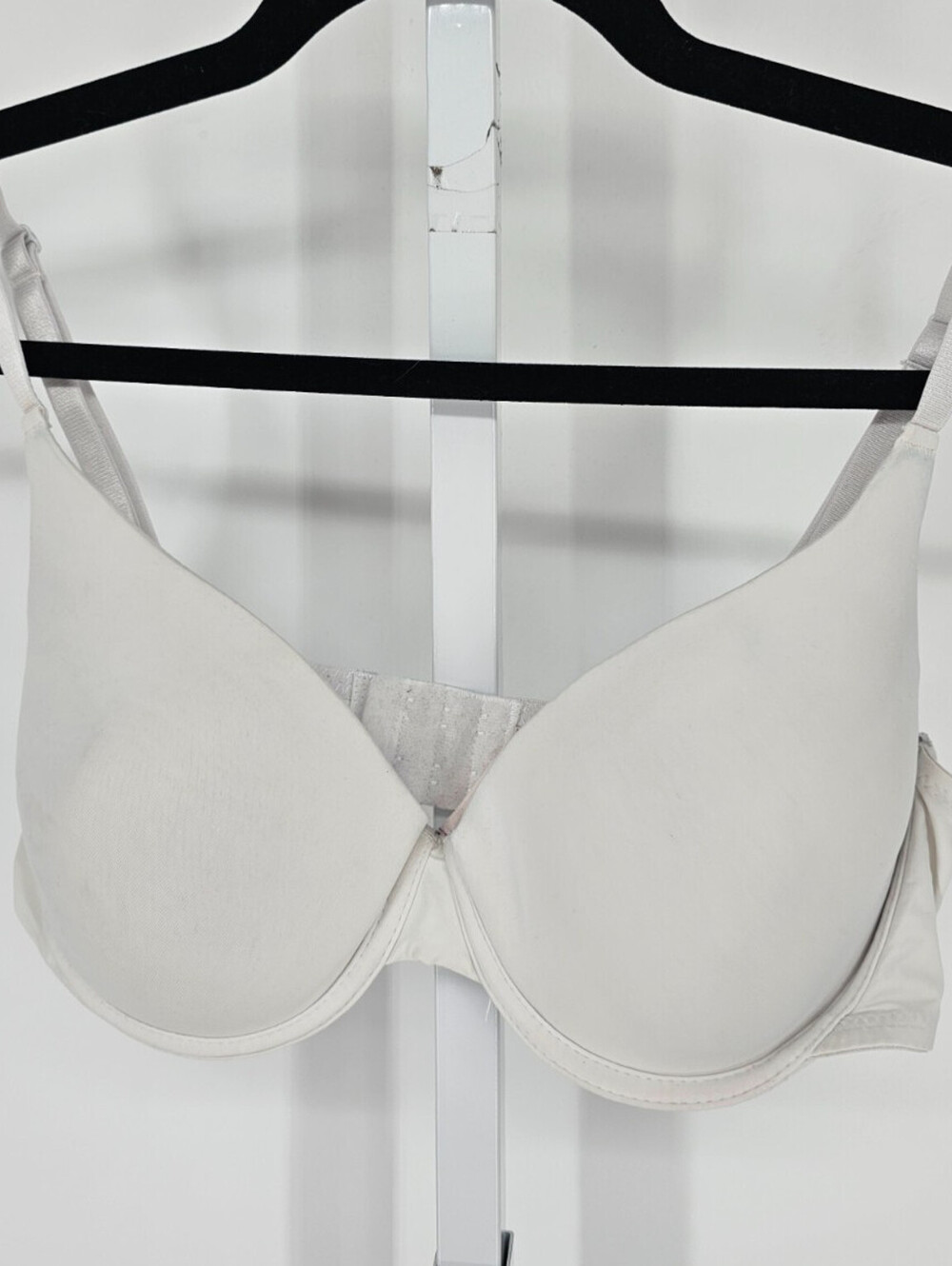 Secret Treasures Womens Sz 40C Classic T Shirt Bra Solid White